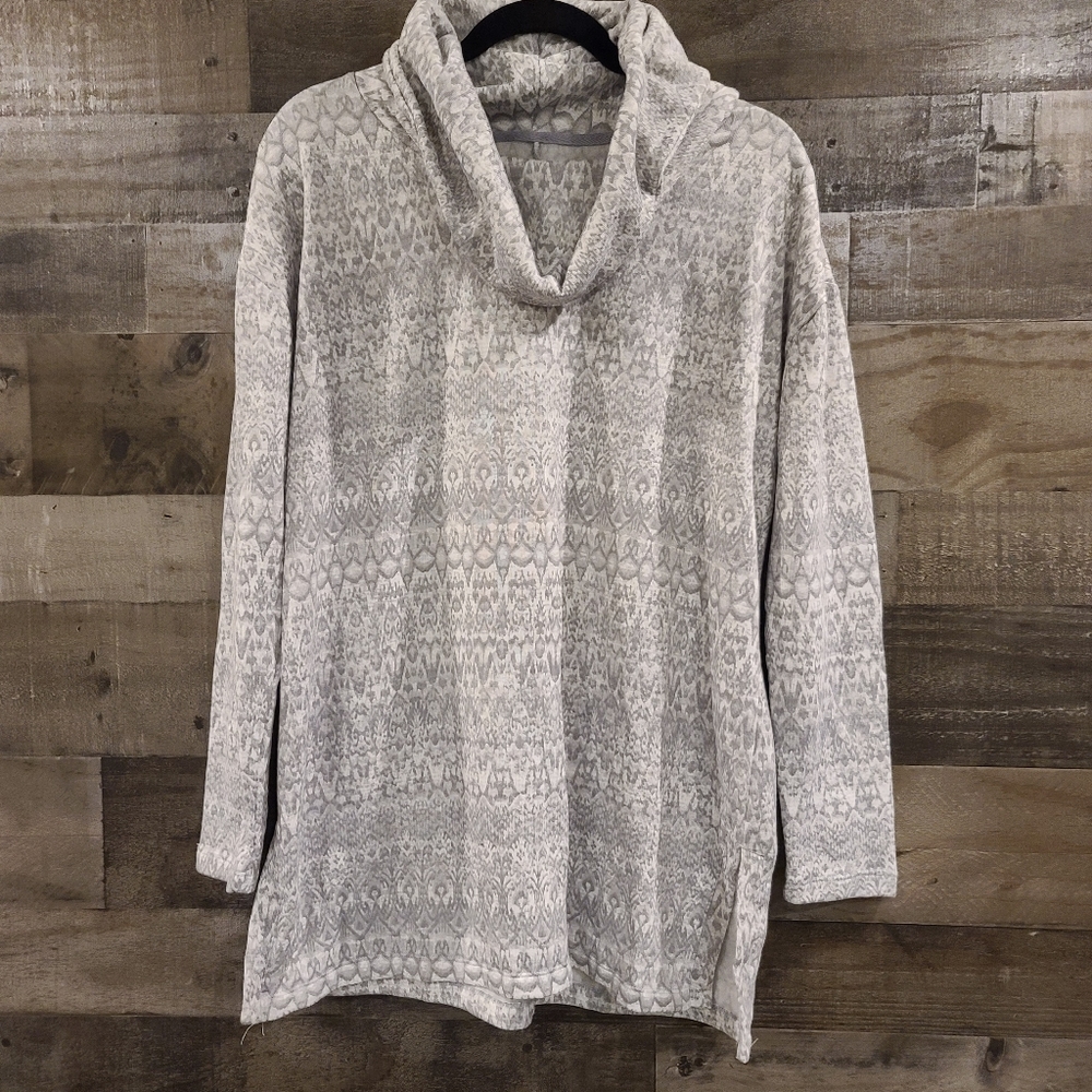 Cowl neck sweatshirt, size Large